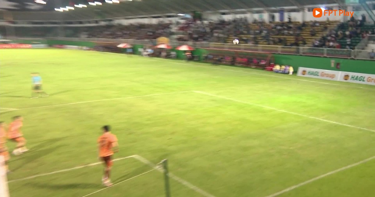 Highlight HAGL 1-1 Thanh Hóa: Đội nhà thoát hiểm, ông Vũ Tiến Thành ăn mừng cực lạ