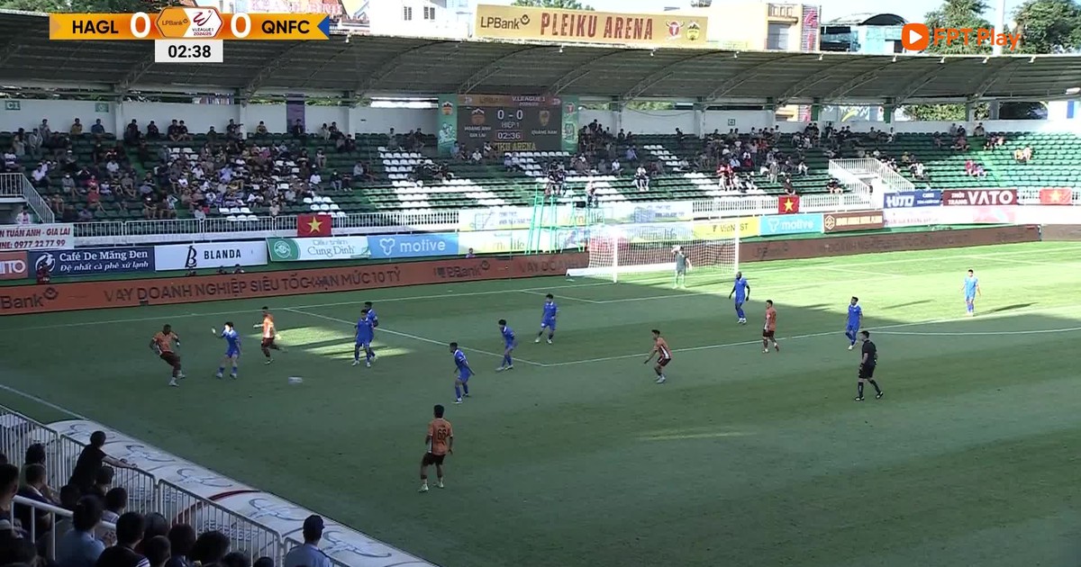 Highlight CLB HAGL 3-3 CLB Quảng Nam: Đội khách trở về từ 'cửa xuống hạng' | Vòng 26 V-League 2024-2025
