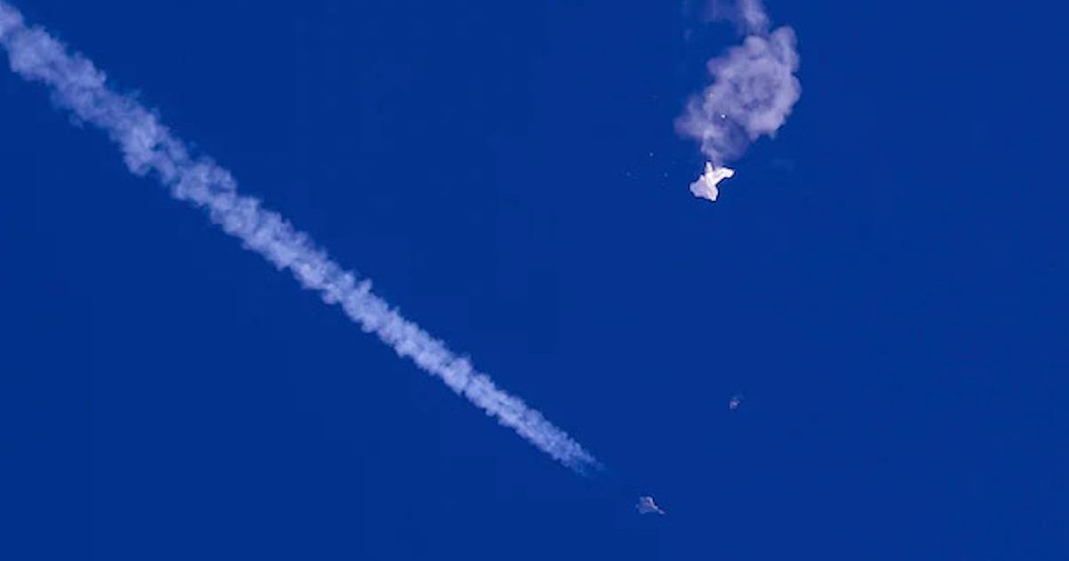 F-22 Mỹ phóng tên lửa hạ khí cầu Trung Quốc, Bắc Kinh phản đối