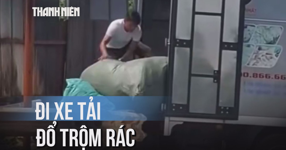Hai người đổ trộm rác, dân bức xúc quay clip 'bóc phốt'