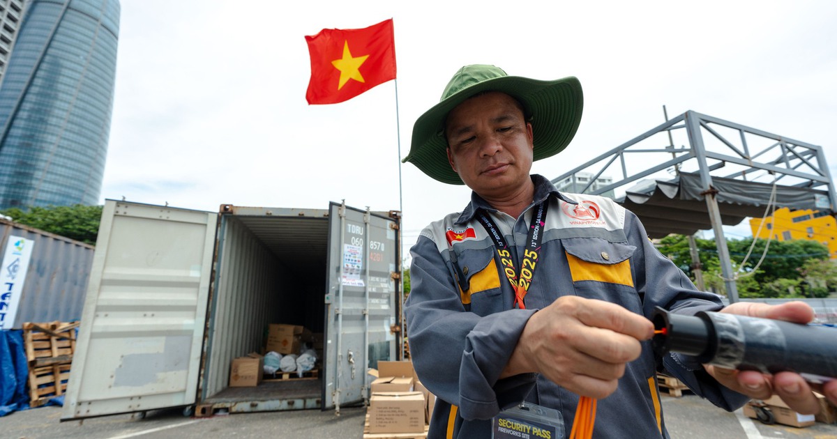 Z121 lần đầu 'khai hỏa', sông Hàn chờ khoảnh khắc bùng nổ khát vọng Việt