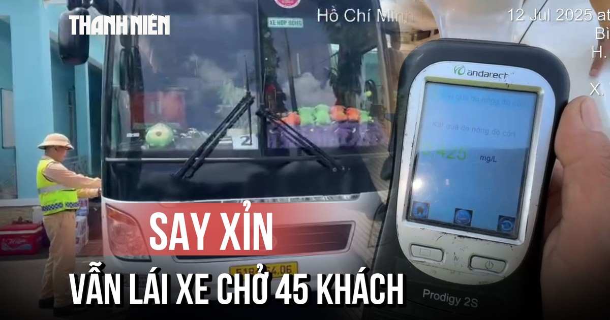 Tài xế nồng độ cồn kịch khung vẫn chở 45 khách trên cao tốc