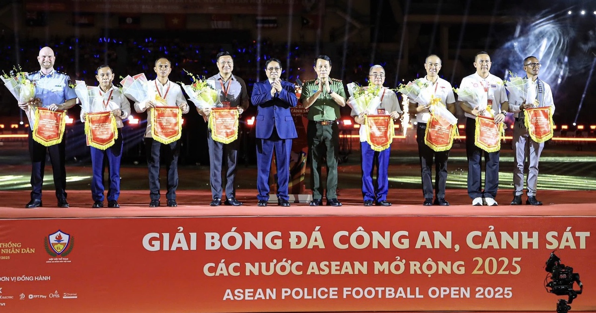 Thủ tướng Phạm Minh Chính dự lễ khai mạc giải bóng đá Công an-Cảnh sát ASEAN