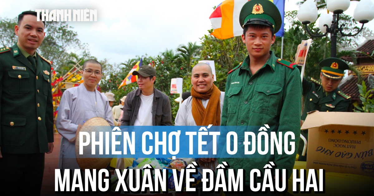 Bộ đội, công an giúp dân đi phiên chợ tết 0 đồng ở ven đầm Cầu Hai