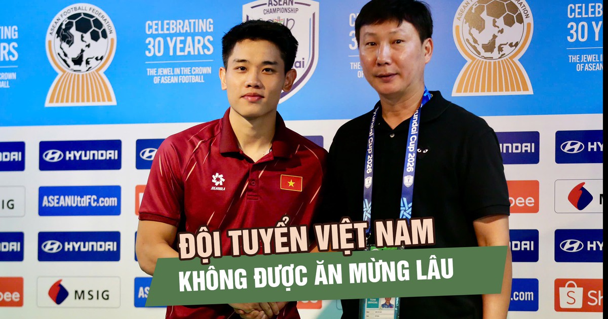 HLV Kim Sang-sik nói điều bất ngờ sau trận thắng 7-0, Đình Bắc tiết lộ màn ăn mừng đặc biệt
