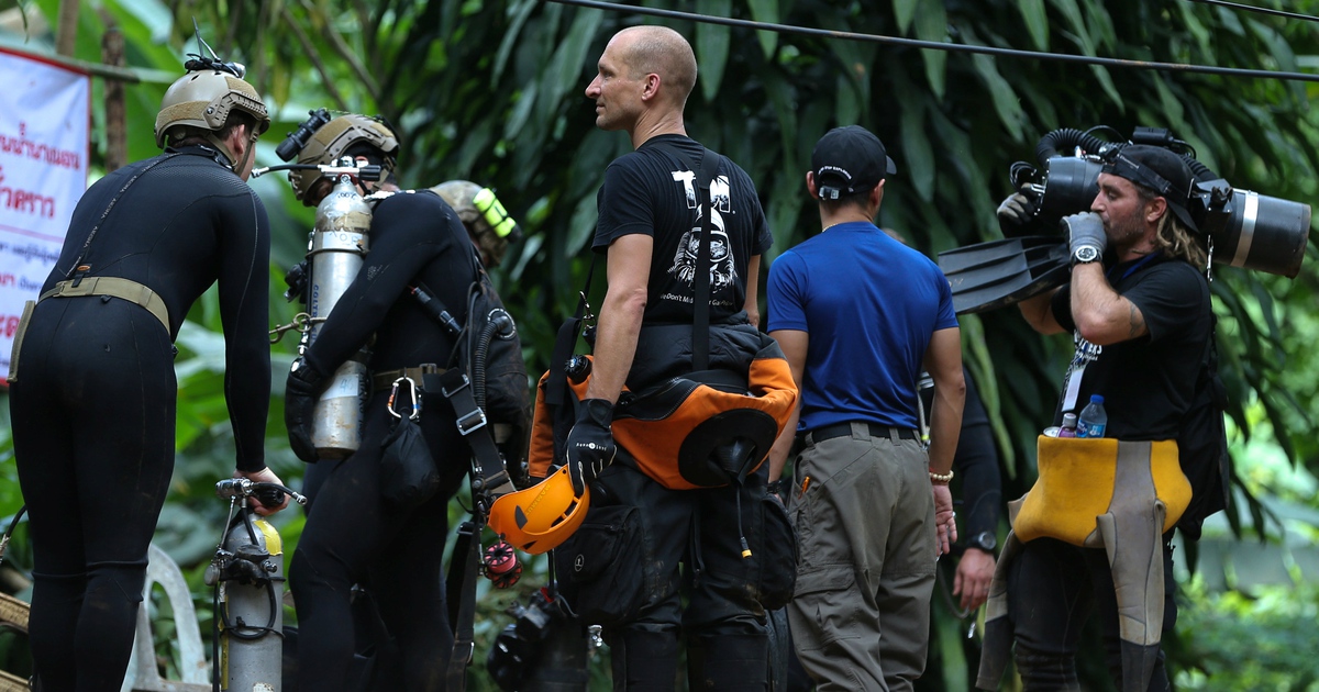 Thợ lặn thiệt mạng trong chiến dịch giải cứu đội bóng thiếu niên ở Thái Lan