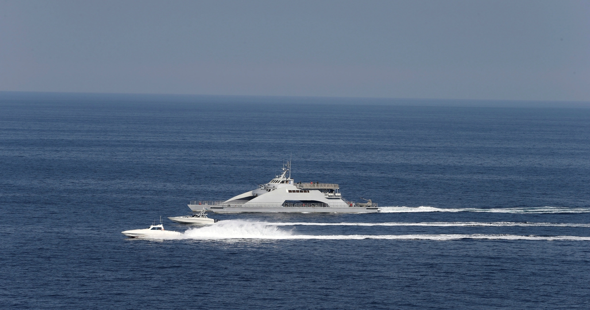 Iran tập trận phóng tên lửa thị uy tàu sân bay Mỹ