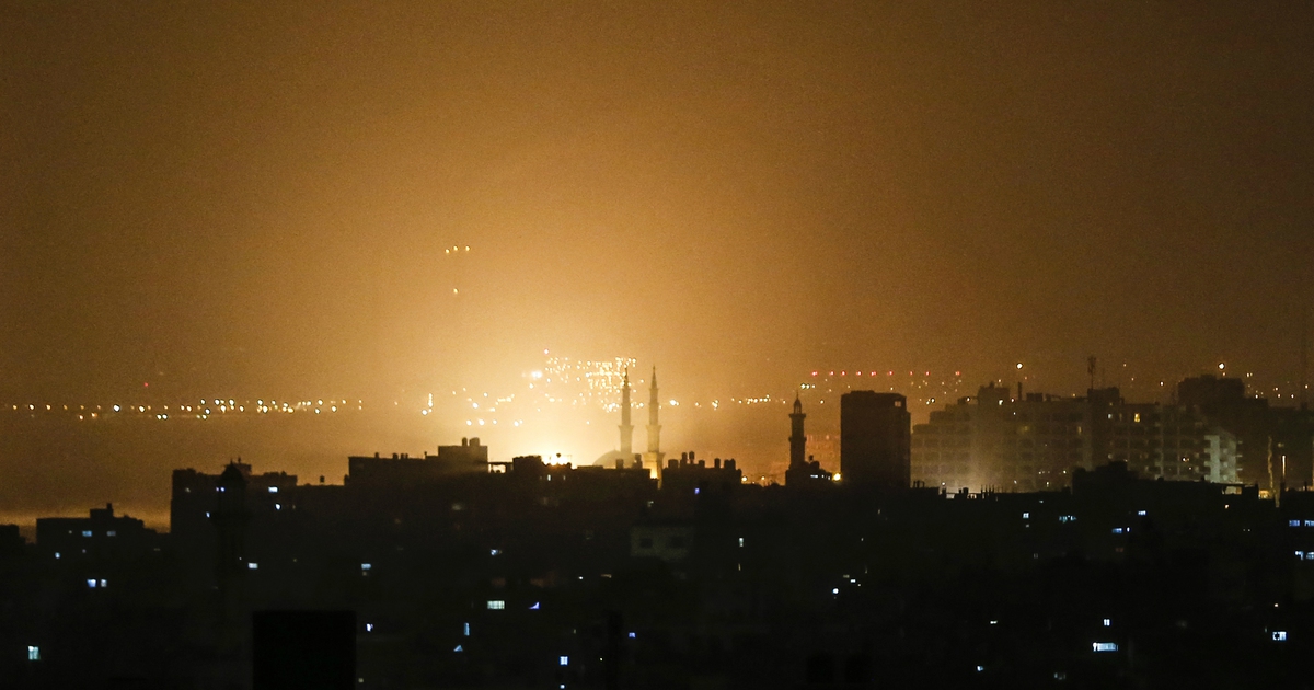 Tel Aviv bị tấn công bằng tên lửa lần đầu tiên sau 2014, Israel đáp trả Hamas