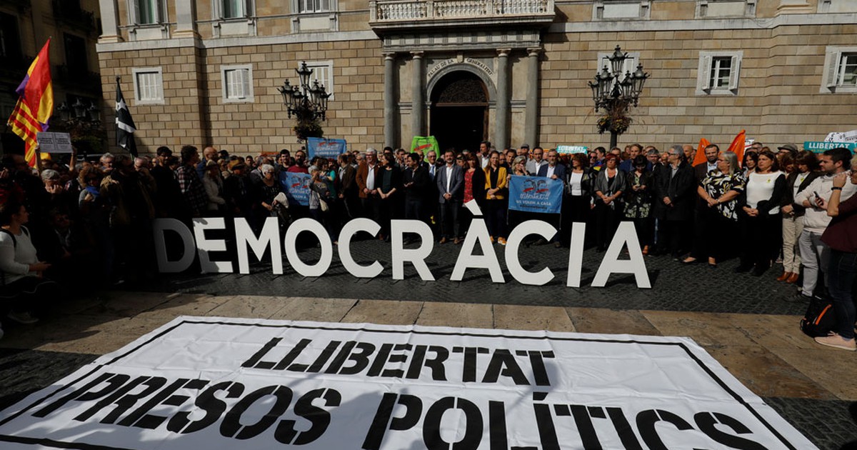 Tây Ban Nha bắt giam 8 cựu quan chức Catalonia