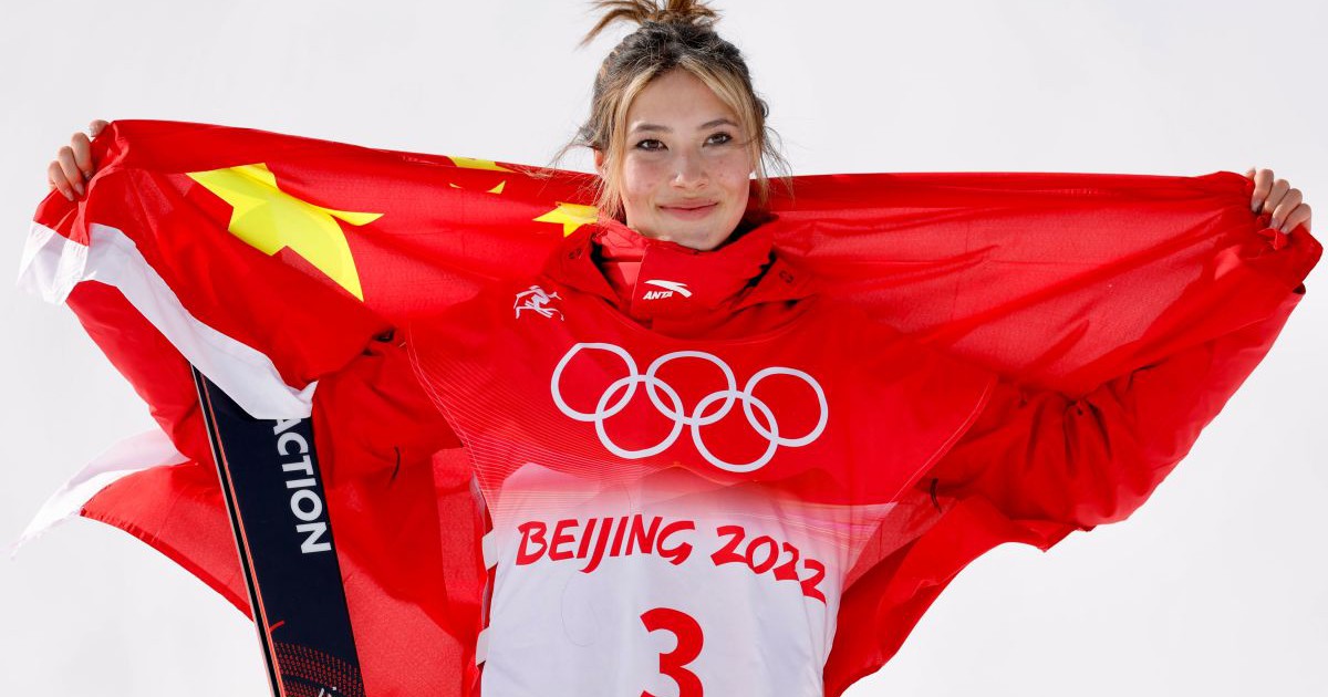 Thành công tại Trung Quốc, 'công chúa tuyết' Eileen Gu kiếm tiền 'khủng' cỡ nào?