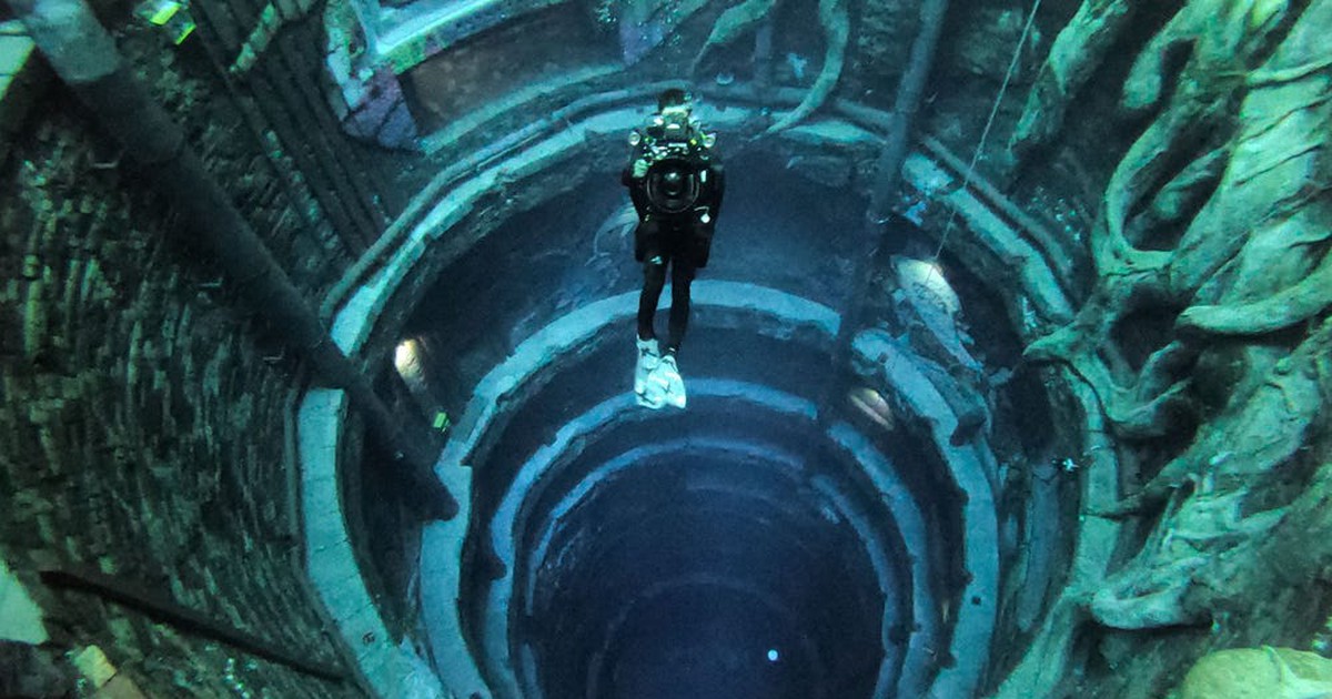 Kỳ thú thành phố dưới nước ở hồ bơi sâu nhất thế giới