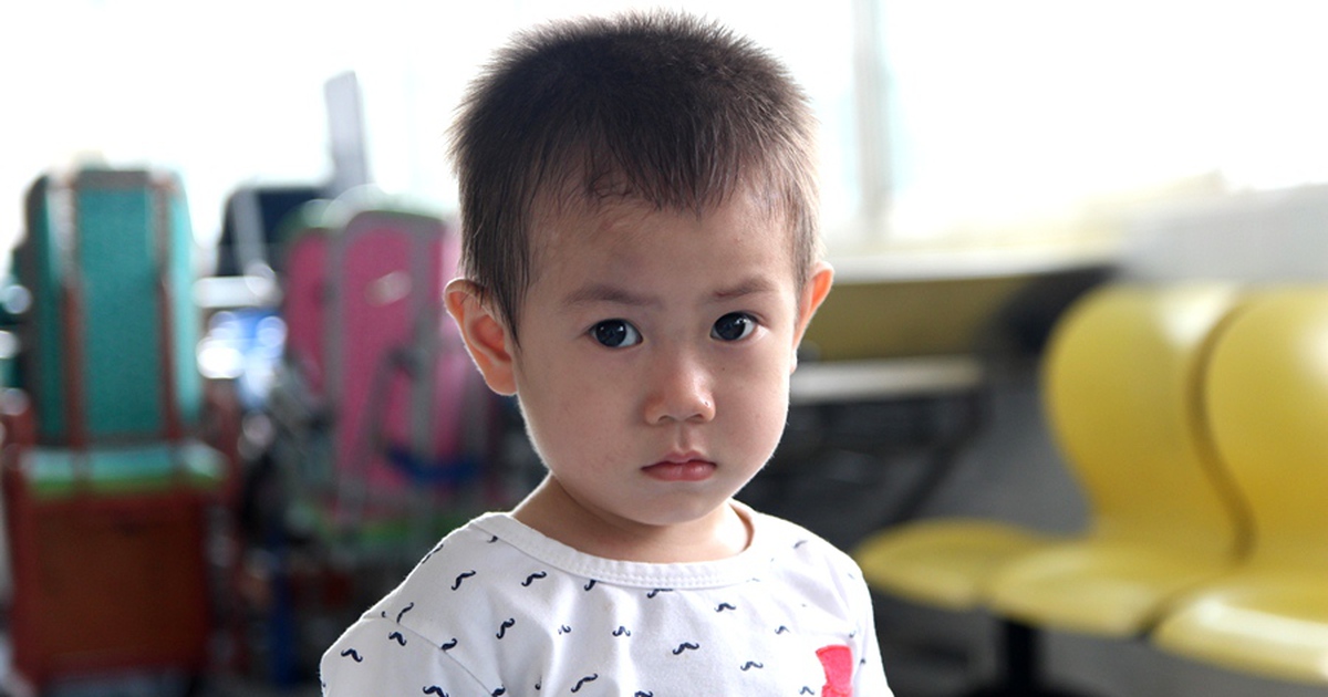 Cậu bé 2 tuổi nghi bị bỏ rơi trước cổng Bệnh viện Từ Dũ