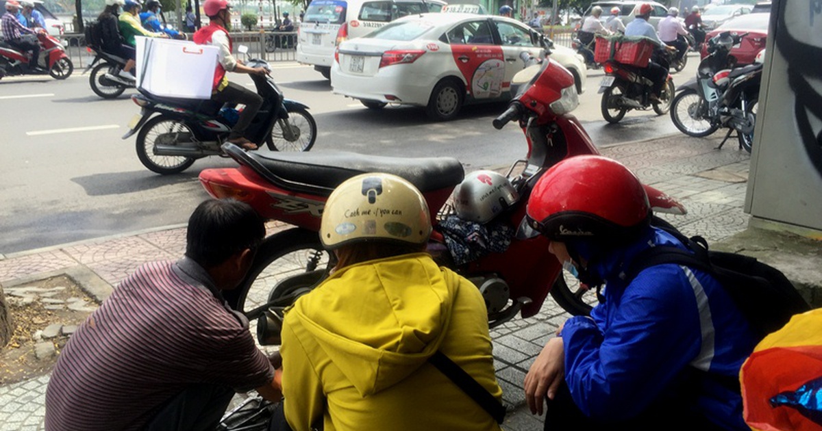 Vá xe kiểu 'cướp cạn' giữa Sài Gòn: 'Nhân vật chính' biến mất