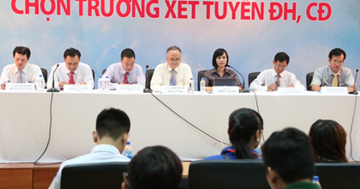 Tư vấn truyền hình trực tuyến: Xét tuyển sau khi có ngưỡng điểm đầu vào