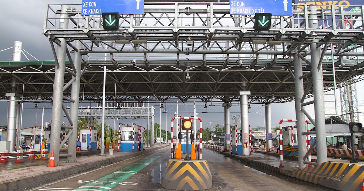 BOT Cai Lậy vắng lặng cả ngày vì xả trạm từ 9 giờ sáng