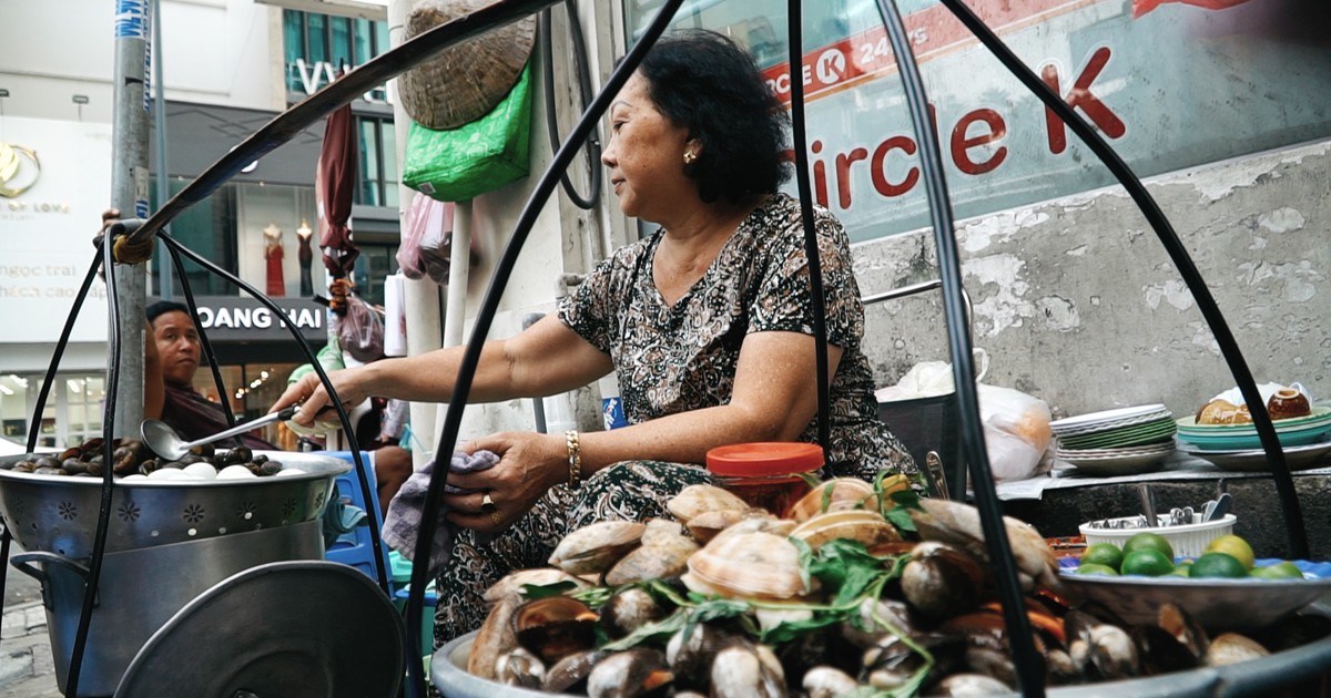 Gánh ốc luộc 20 năm cho người sợ béo ở quận 1