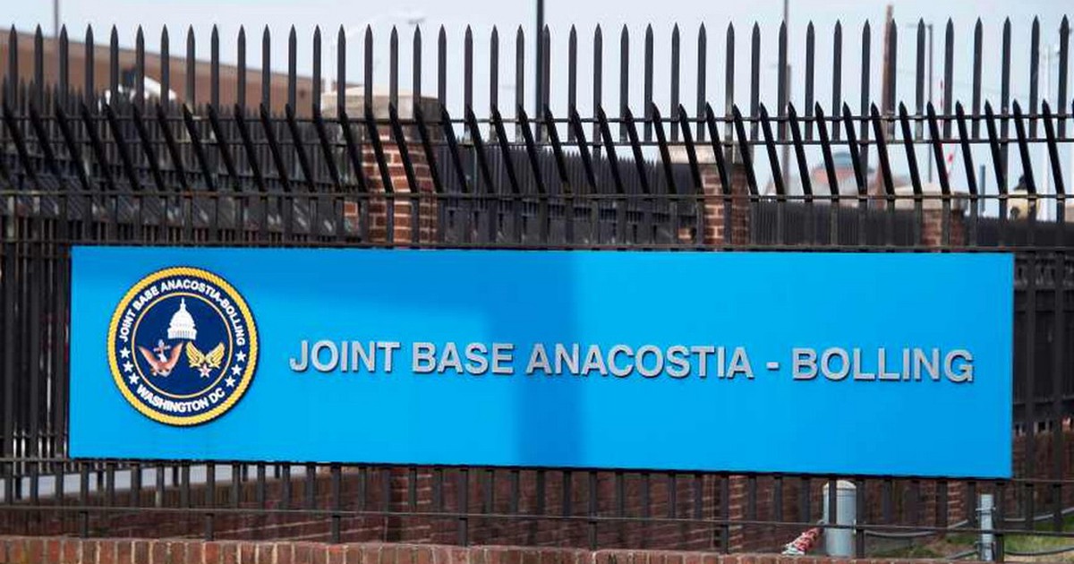 Thanh Cong Phan bị nghi gửi bưu phẩm đáng ngờ đến hàng loạt căn cứ Mỹ