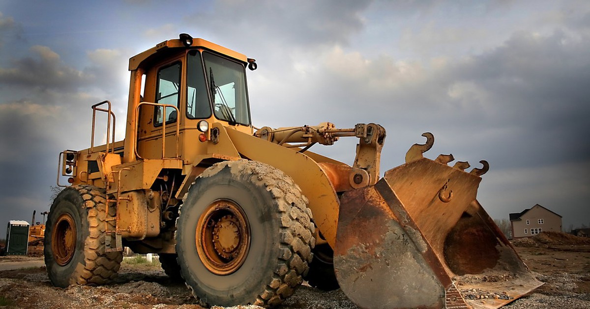 Dùng xe ủi đất phá tường ngân hàng để cướp két sắt