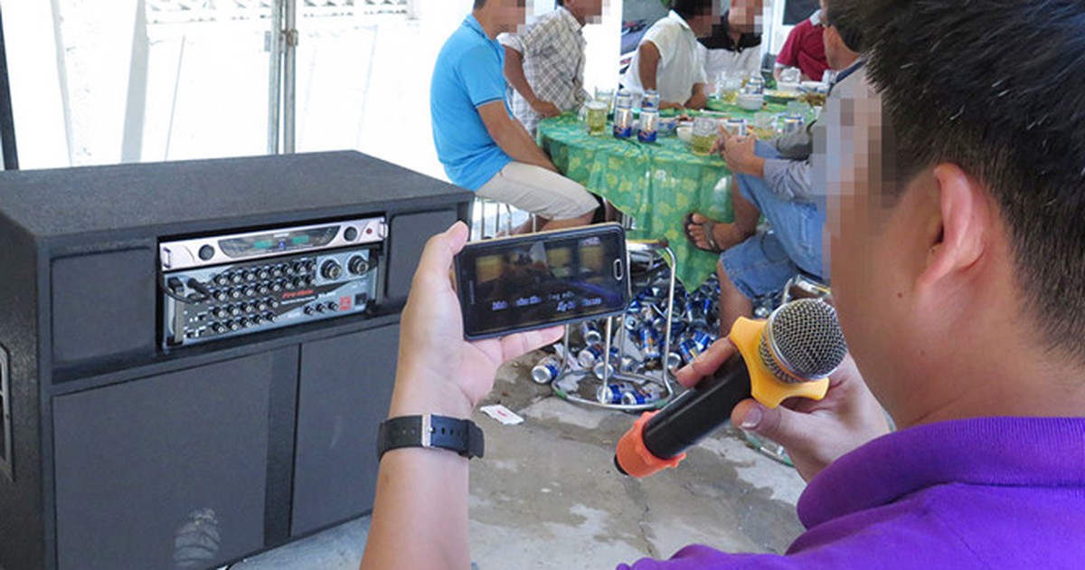 Karaoke xóm, màn ‘tra tấn’ nhiều người khóc ròng: 'Có cảnh sát khu vực là yên liền'