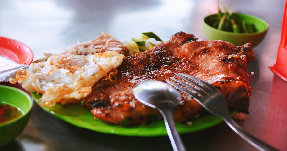 Cơm tấm 23 năm khoe miếng sườn to 'chà bá lửa', người Sài Gòn ăn là ghiền