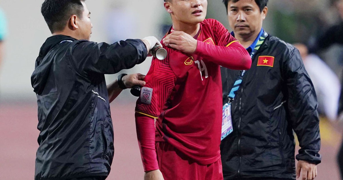 Chuyện về Cầu thủ xuất sắc nhất AFF Cup 2018 Quang Hải: Chàng trai đa tài, đa cảm
