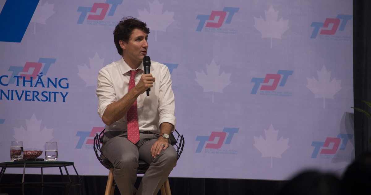 Cận cảnh vẻ điển trai của 'thủ tướng soái ca' Justin Trudeau