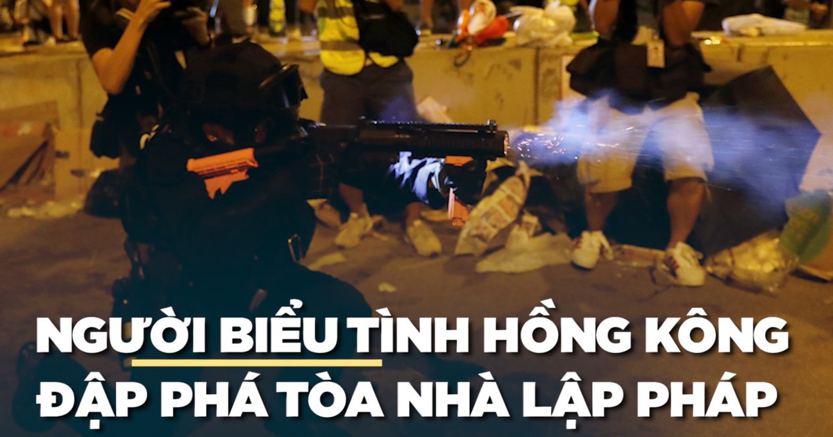 Cảnh sát Hồng Kông vất vả giải vây Hội đồng Lập pháp