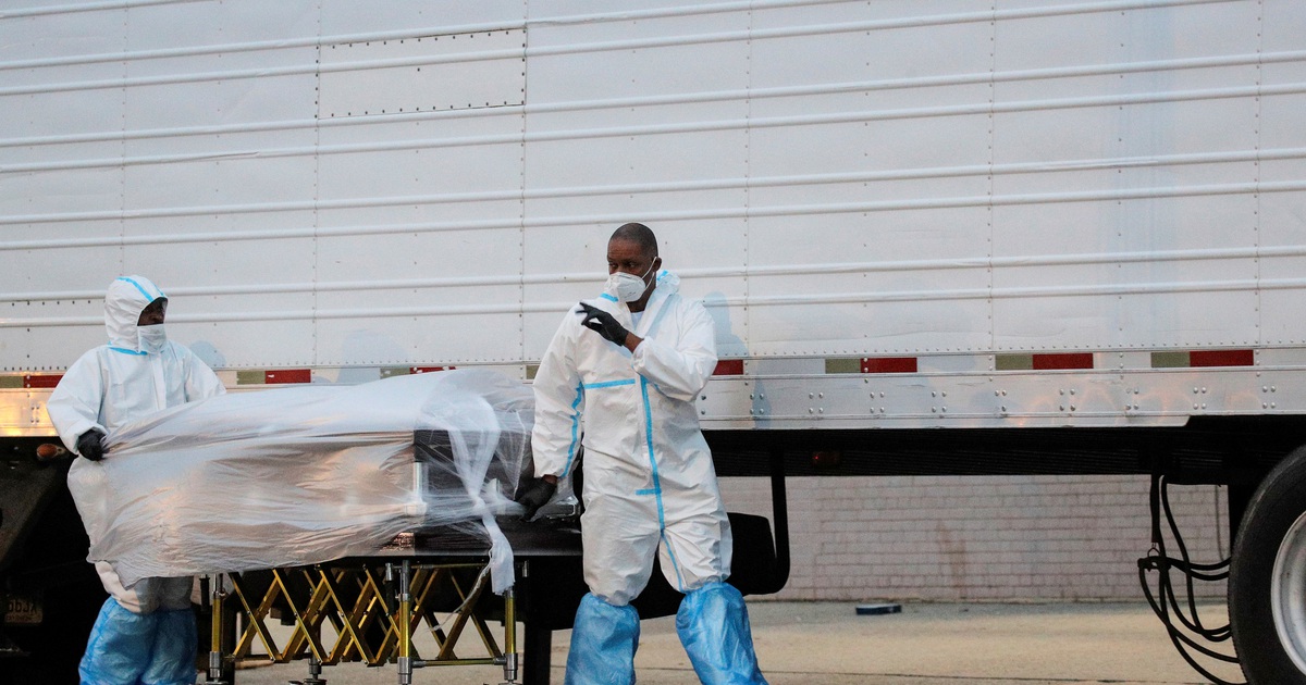 100 thi thể bị trữ trong xe tải không đông lạnh tại nhà tang lễ New York