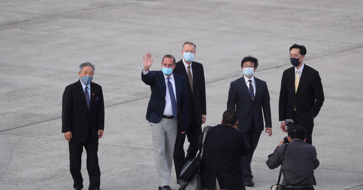 Bất chấp Trung Quốc phản đối, bộ trưởng y tế Mỹ thăm Đài Loan