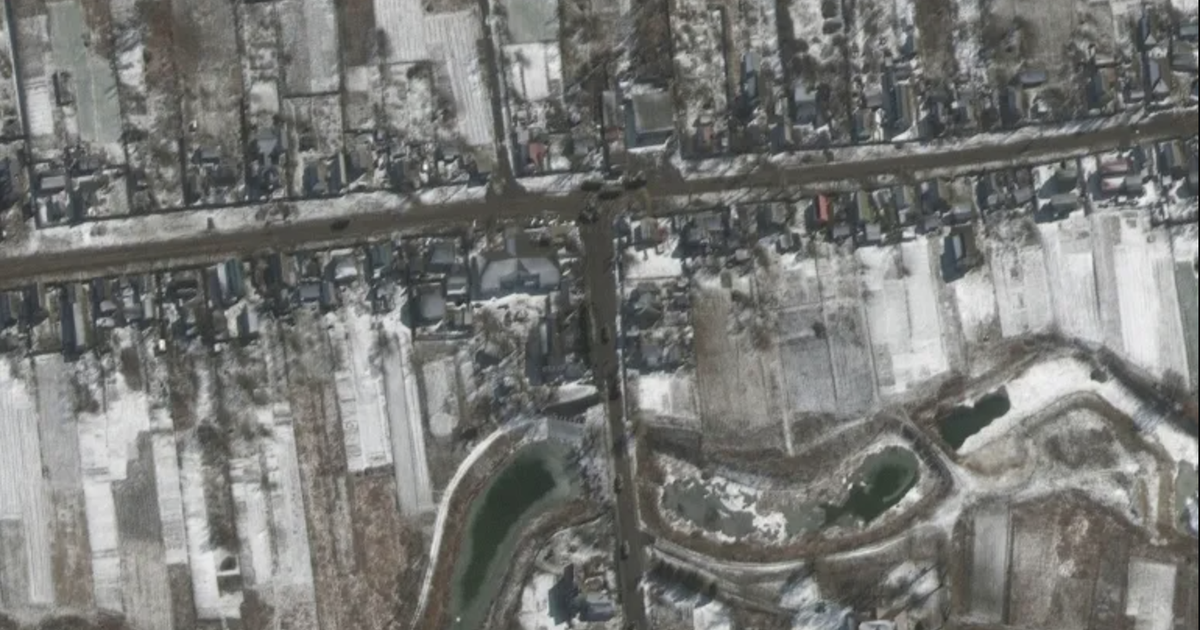 Đoàn xe quân sự Nga gần Kyiv được 'phân tán và điều động lại'