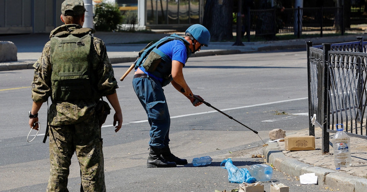 'Mìn bướm' nguy hiểm rải rác khắp Donetsk, công binh Nga vào cuộc