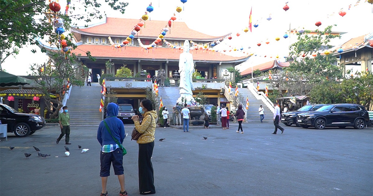 Rằm tháng Giêng, chùa Vĩnh Nghiêm “vắng như chùa Bà Đanh” vì dịch virus corona