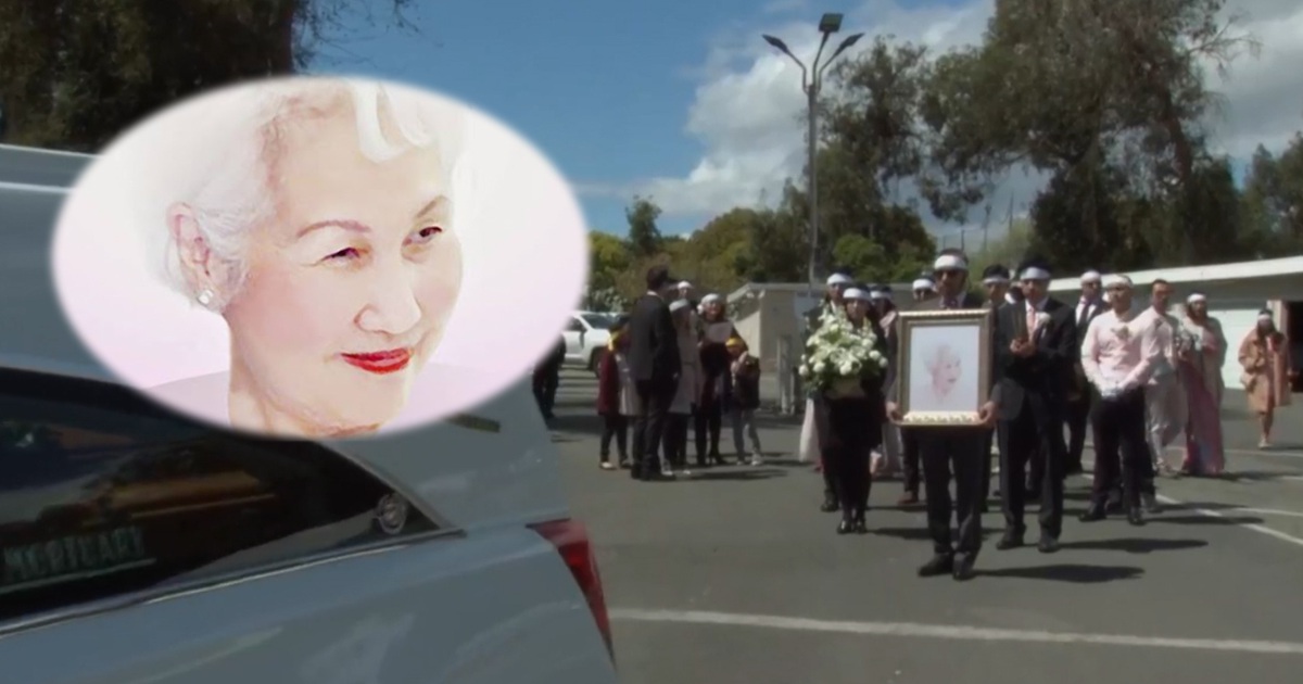 Lễ an táng danh ca Thái Thanh ngập sắc hồng, “Nghìn trùng xa cách” vang vọng