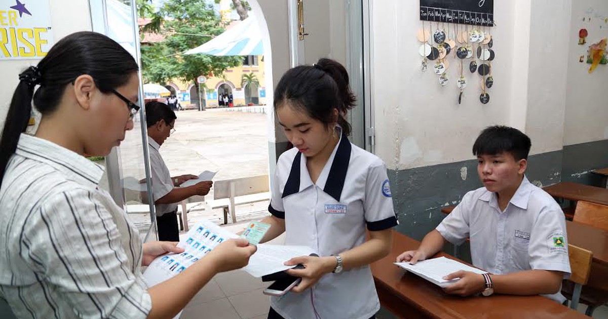 Trực tiếp bình luận đề thi môn toán kỳ thi THPT quốc gia 2017