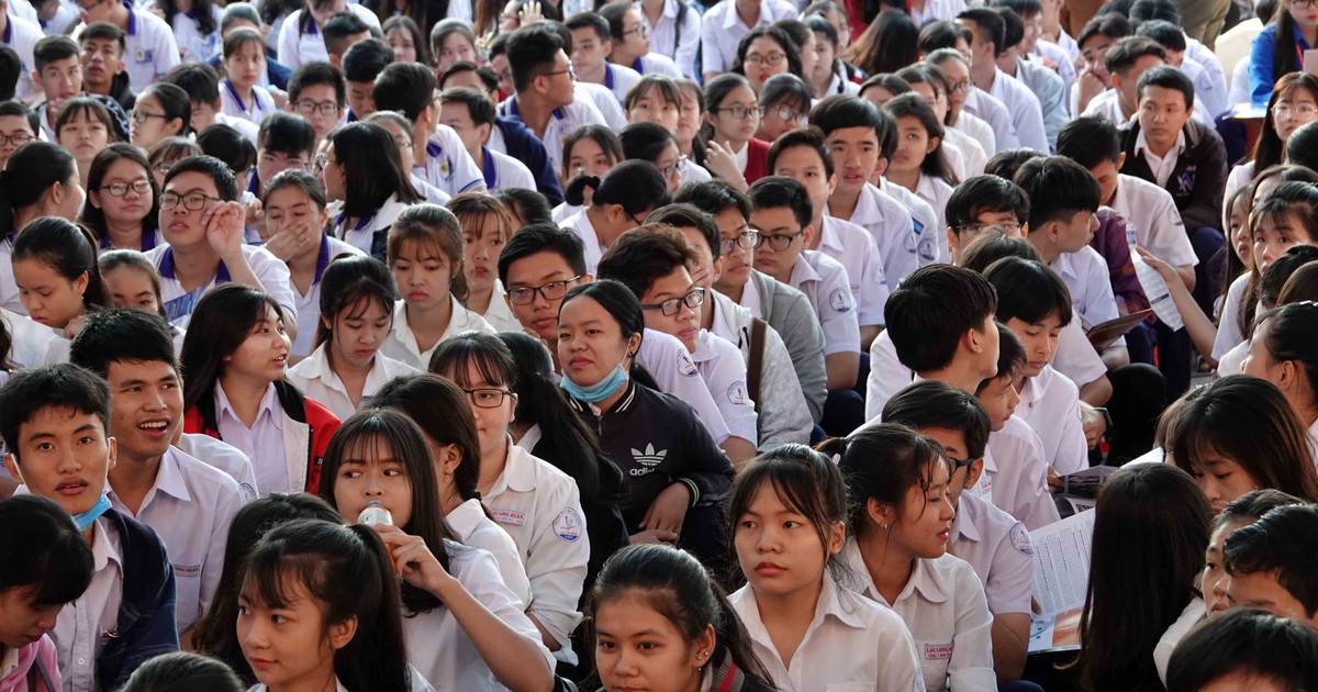 [TRỰC TIẾP] Tư vấn mùa thi: Rớt kỳ thi đánh giá năng lực lần 1 có được thi lần 2?