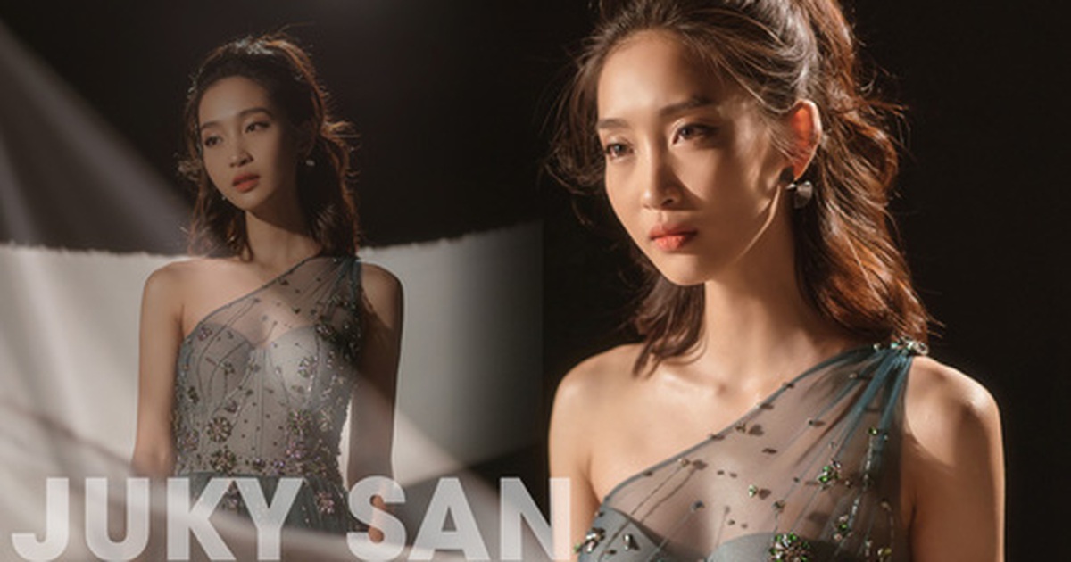 Juky San trổ tài hát nhạc tết trong những tình huống bất ngờ