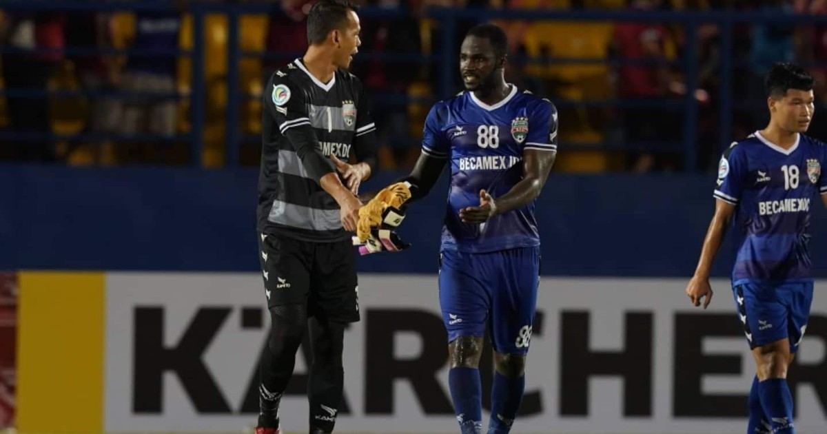 Hàng thủ Bình Dương 'mở cửa' trong trận thua ở AFC Cup
