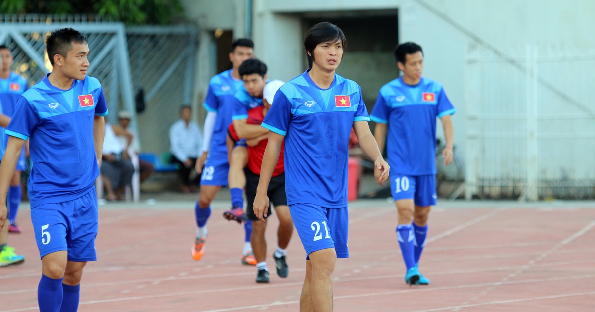 Tuyển Việt Nam chốt danh sách dự AFF Cup: Chia tay Tuấn Anh và Quang Huy