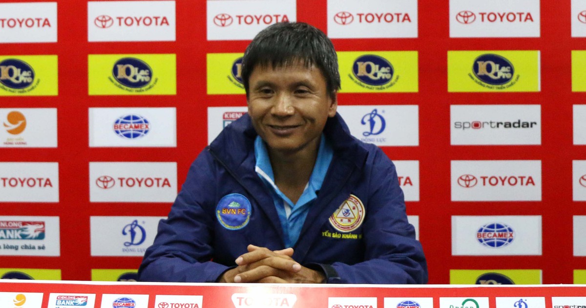 HLV của Sanna Khánh Hòa: 'HAGL thi đấu đơn điệu...'