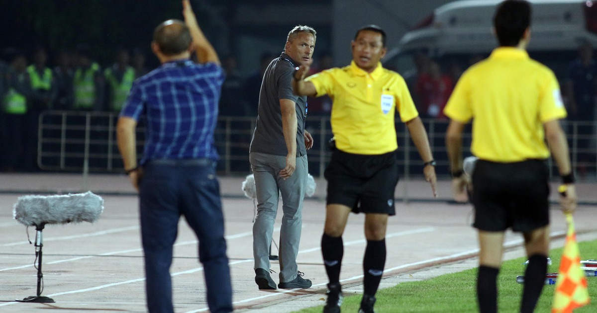 HLV Park Hang-seo yêu cầu HLV Myanmar ‘tuân thủ luật lệ cơ bản trên sân’