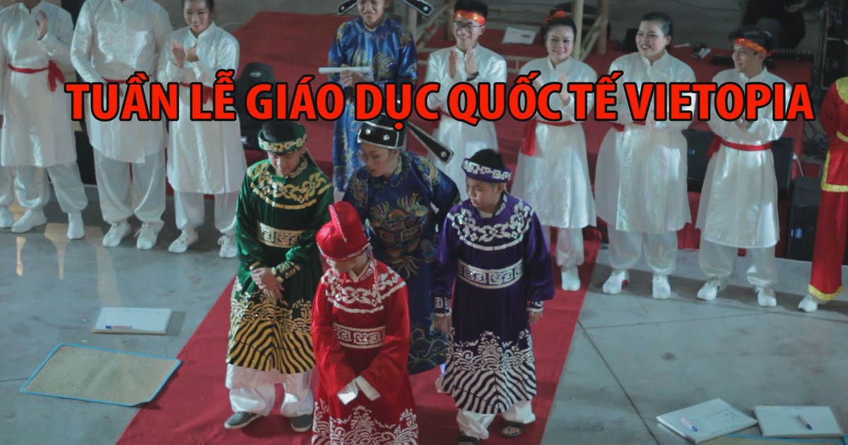 Trẻ em nhập vai Trạng nguyên, lính cứu hỏa trong Tuần lễ giáo dục quốc tế