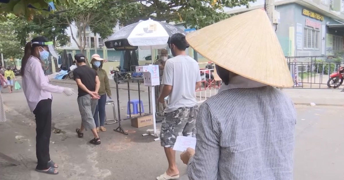 Người Đà Nẵng đi chợ bằng phiếu màu trắng thay cho phiếu hồng, phiếu xanh