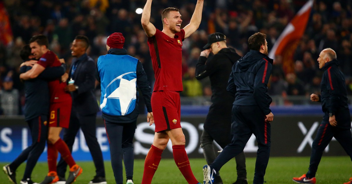 Lội ngược dòng ngoạn mục, AS Roma loại Barcelona khỏi Champions League