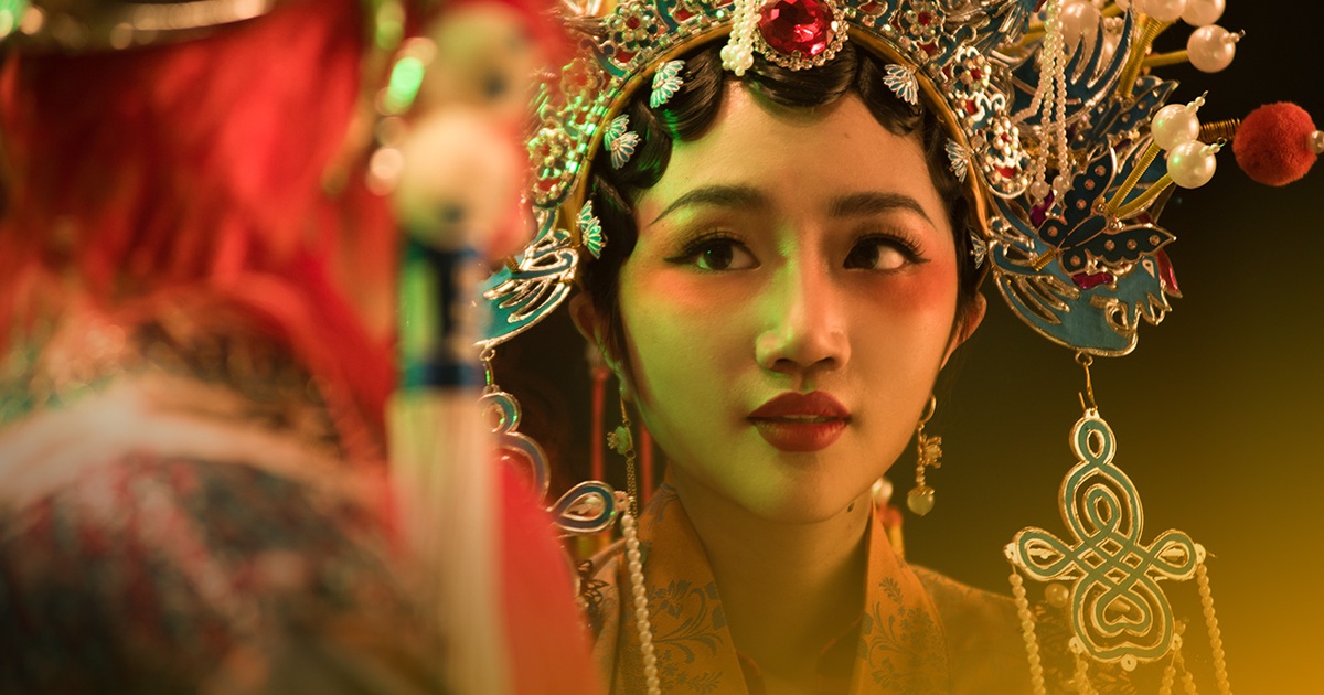 [HOT TREND] Orange, Khói và Châu Đăng Khoa bật mí về MV 'Chân ái'