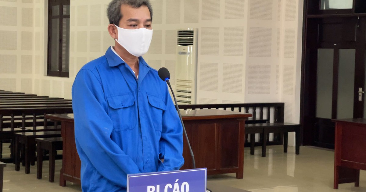 Hận chủ cũ, nhân viên nhậu say rồi ném bom xăng trả thù