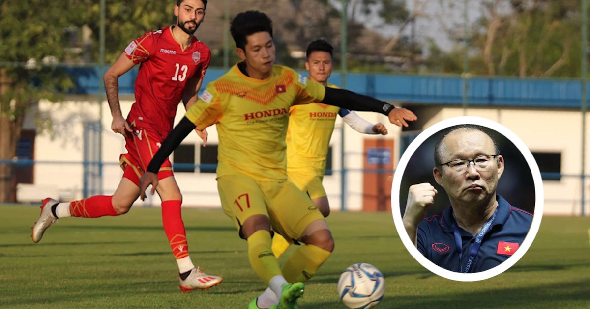 Trọng Hùng dạt từ trái sang phải, phép thử đặc biệt của HLV Park Hang-seo