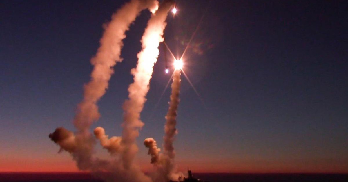 Nga nhờ đâu vẫn còn nhiều tên lửa để bắn vào Ukraine?