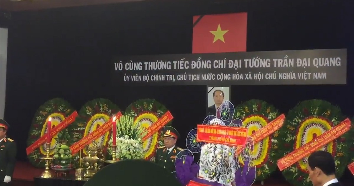 Hàng ngàn người viếng Chủ tịch nước Trần Đại Quang ở TP.HCM