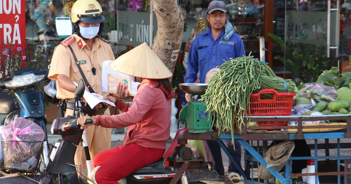 Người bị CSGT giam xe cũ nát: “Cũng muốn đi xe cho nó đẹp, nhưng mà nghèo”