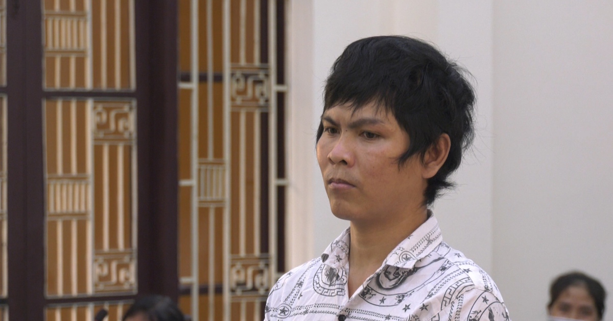 Cầm búa đi đánh người vì bỗng nhớ chuyện cũ sau cuộc nhậu